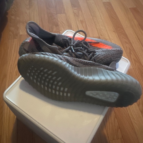 Yeezy Boost 350 V2 - Picture 3 of 4